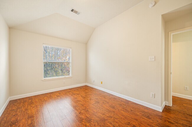 Building Photo - 11134 Maynard Pl