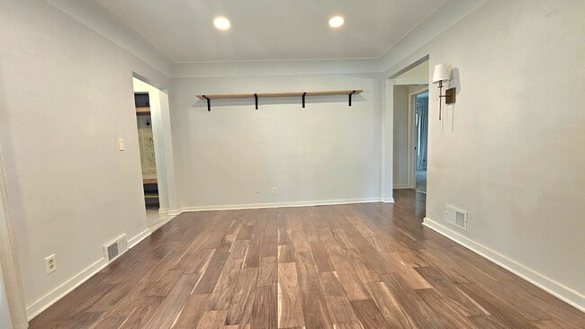 Building Photo - Beautiful 3-Bed, 3-Bath Haven with 1,901 Sq Ft of Comfort in St Louis Park with yard. 7/1/2026
