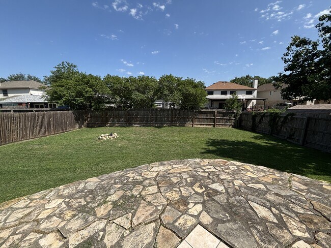 Building Photo - 5850 Spring Pebble