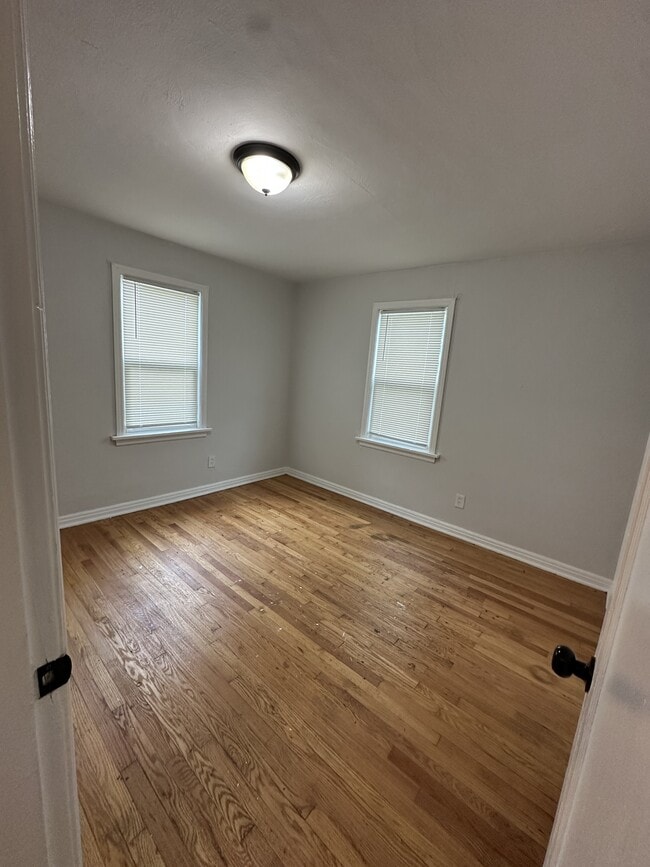 Building Photo - 330 N Floridale Ave