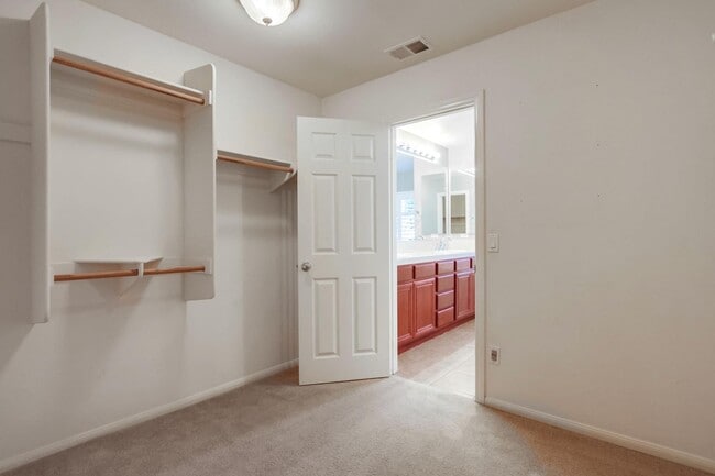 Building Photo - Beautiful 5 bedroom home in highly desired Carlsbad neighborhood