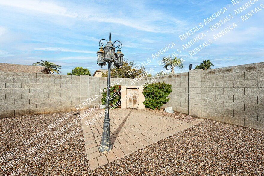 Building Photo - 2292 E Remington Pl