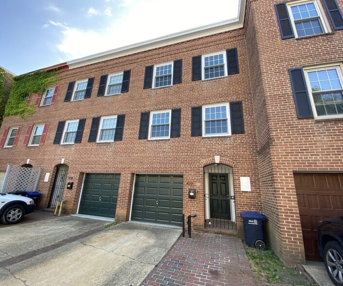 Primary Photo - 412 4th St SE