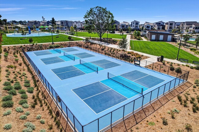 Building Photo - Beautiful 5bed/4bath for Rent Home at Great Park