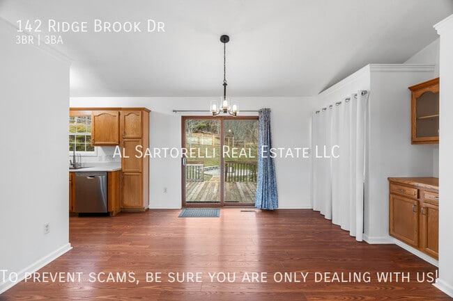 Building Photo - 142 Ridge Brook Dr