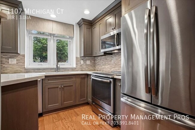 Building Photo - 1107 Michigan Ct