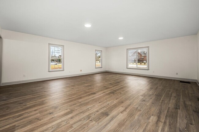 Building Photo - 1015 Brinkley Rd