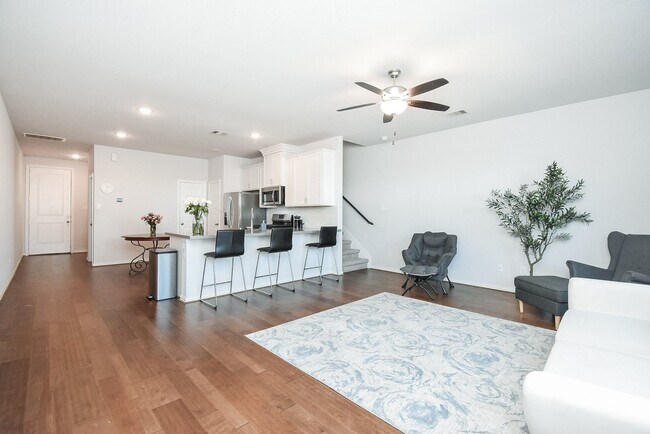 Building Photo - 27950 Western Crk Ct