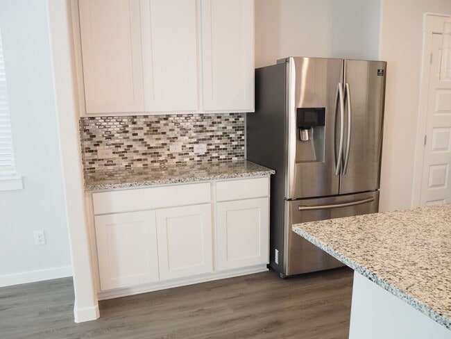 Building Photo - 2502 Sun Grove Rd