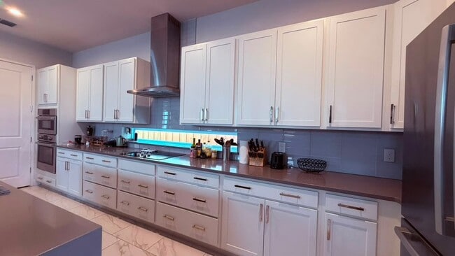 Building Photo - 12858 Salk Way