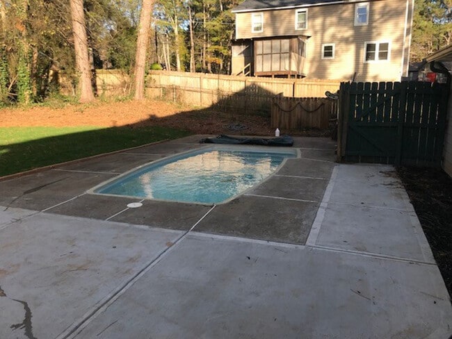 Building Photo - 1060 Washington Ave