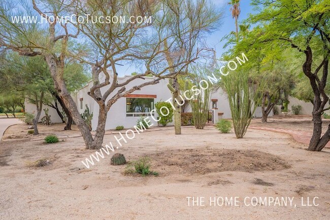 Building Photo - Oro Valley Country Club Golf Course Estate