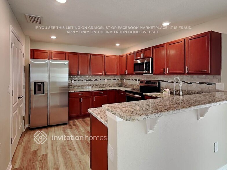 Building Photo - 10732 Southern Forest Dr