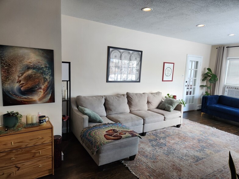 Building Photo - 340 Kingston Ave