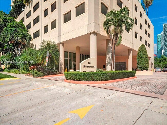 Building Photo - 2475 Brickell Ave