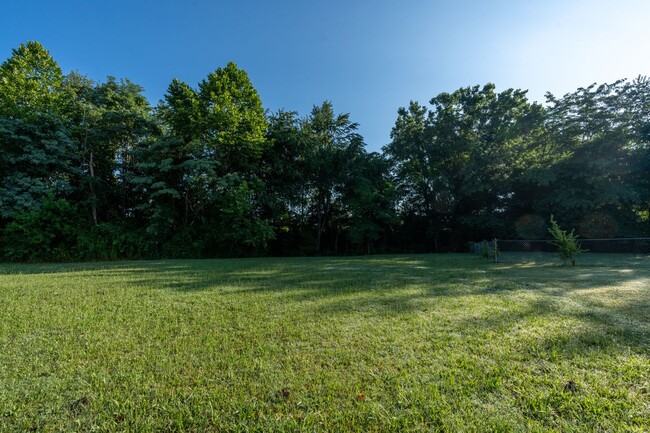 Building Photo - 102 Brandi Ct