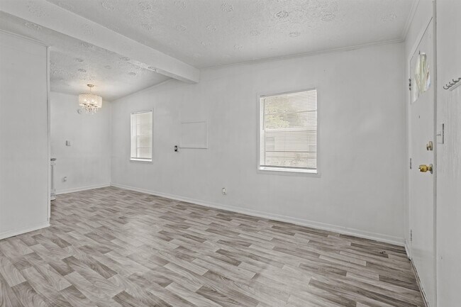 Building Photo - 20 Rollins Ave