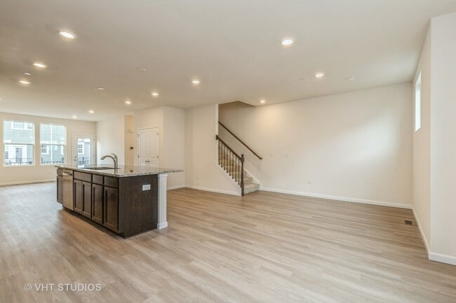 Building Photo - 155 Yorktown Ct