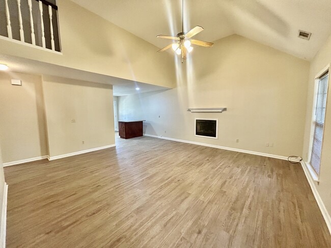 Building Photo - 802 N Taylor Ct