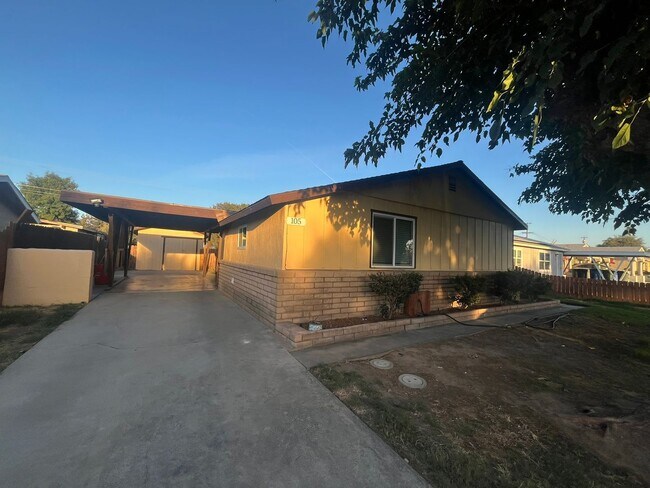 Building Photo - 105 Lombardy Ln