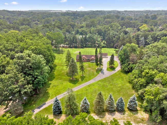 Building Photo - 46105 W Seven Mile Rd