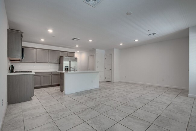 Building Photo - Modern 3-Bedroom Townhome in Gated Community