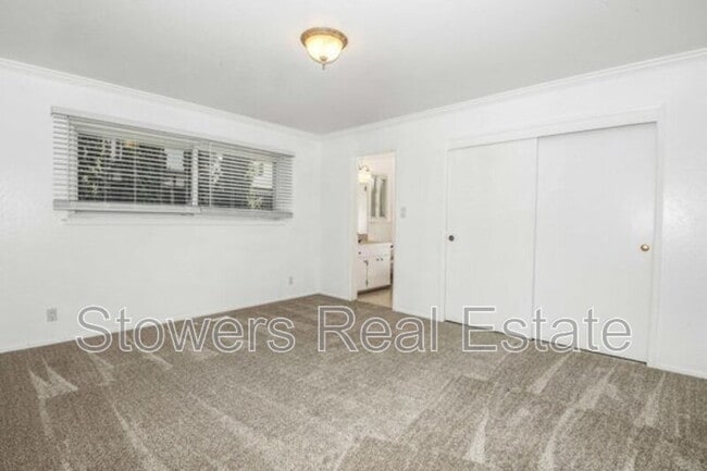 Building Photo - 19248 Pinehaven Pl