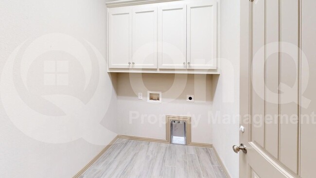 Building Photo - 11155 N 82nd Dr