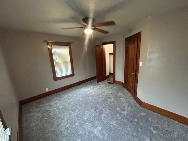 Building Photo - Charming 4BR House in Steubenville