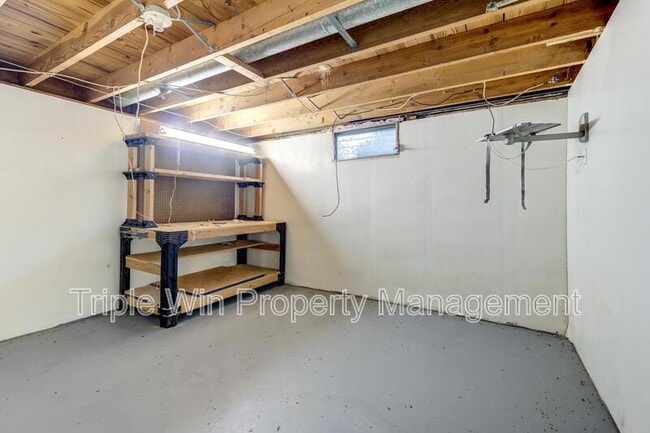 Building Photo - 1225 Thrush Ln