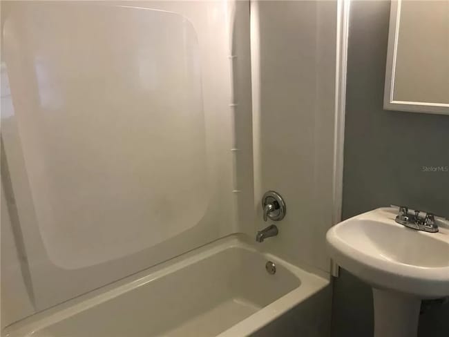 Building Photo - 731 Florence St