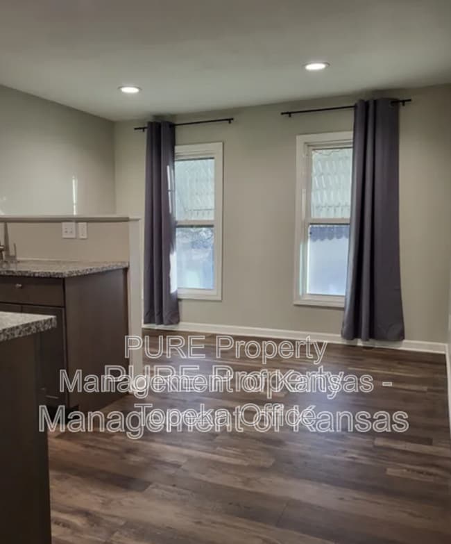 Building Photo - 1620 SW College Ave