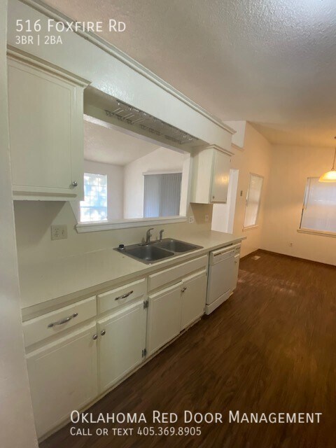 Building Photo - 516 Foxfire Rd