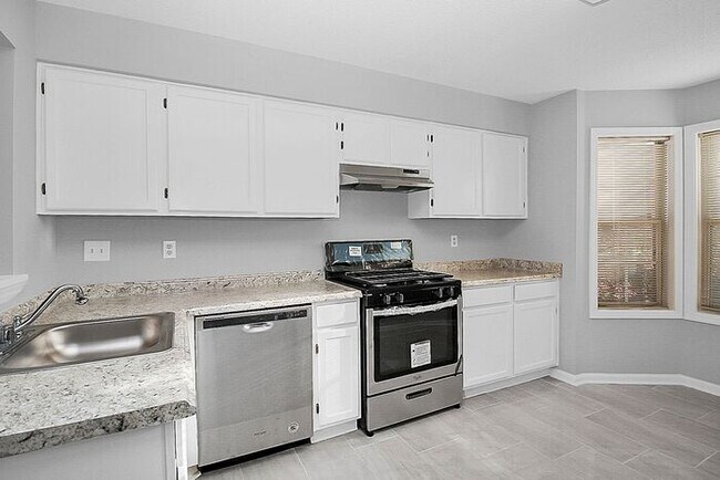 Building Photo - Updated First Floor 2BD/2BA Condo in Forest Ridge!