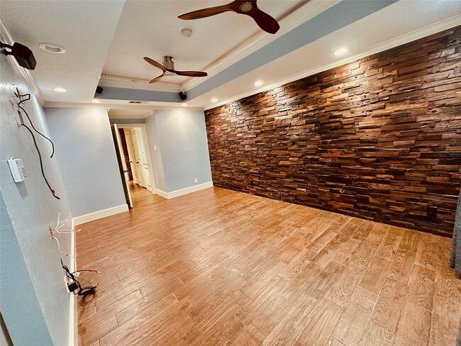 Building Photo - 2750 Manila Ln