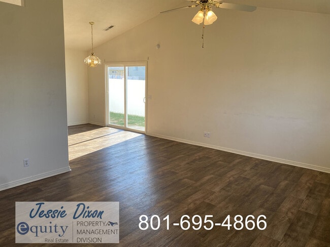 Building Photo - 1322 N Monroe Blvd