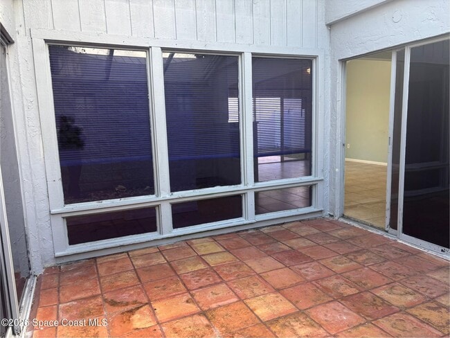 Building Photo - 467 Willow Tree Dr