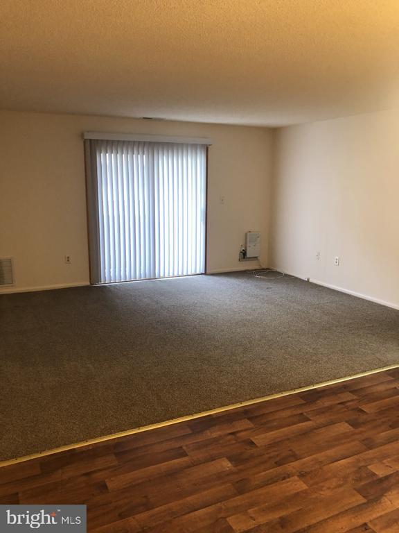 Building Photo - 1019 Ravens Crest Dr