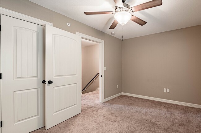 Building Photo - 2002 20th St