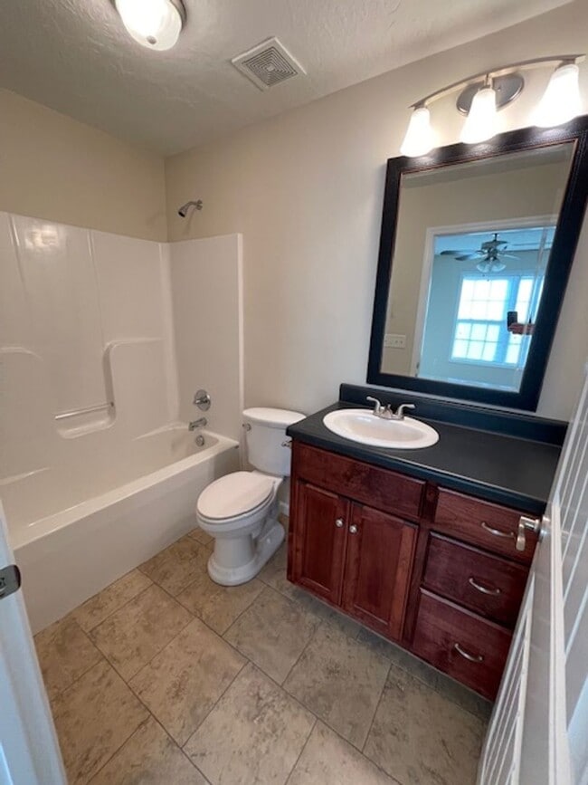 Building Photo - 55 Embecca Landing