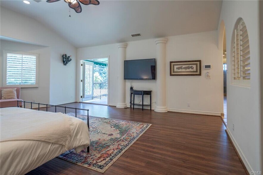 Building Photo - 4063 Benedict Canyon Dr