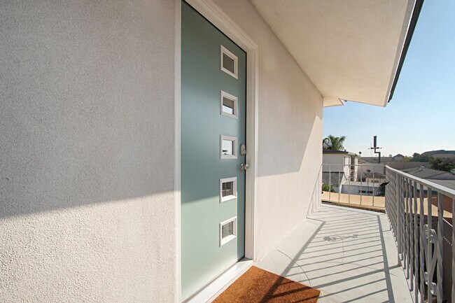 Building Photo - Beautiful 2 beds 1 bath apartment in Point Loma