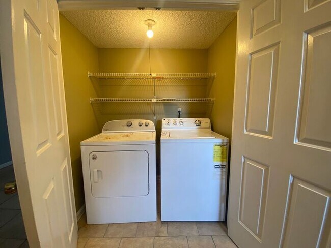 Building Photo - 3736 Deer Crossing