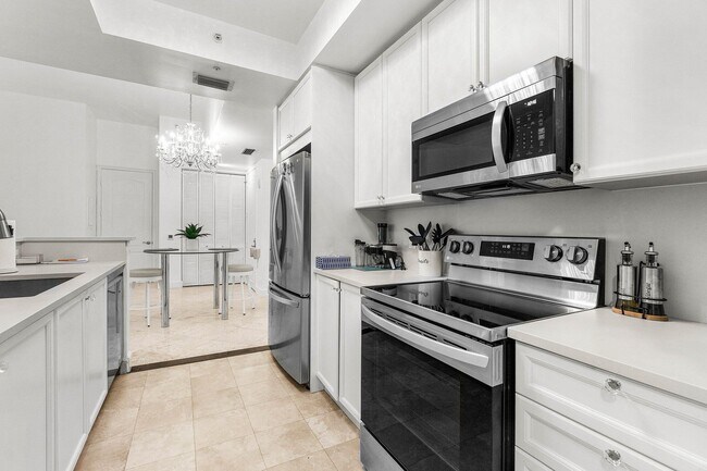 Building Photo - 99 SE Mizner Blvd