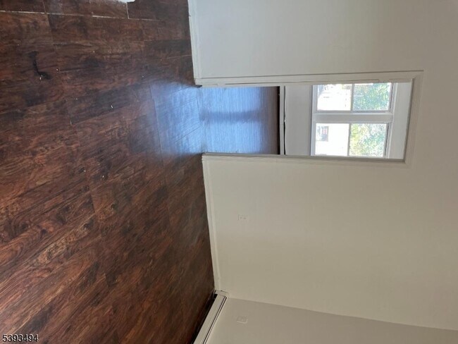 Building Photo - 340 Morris Ave