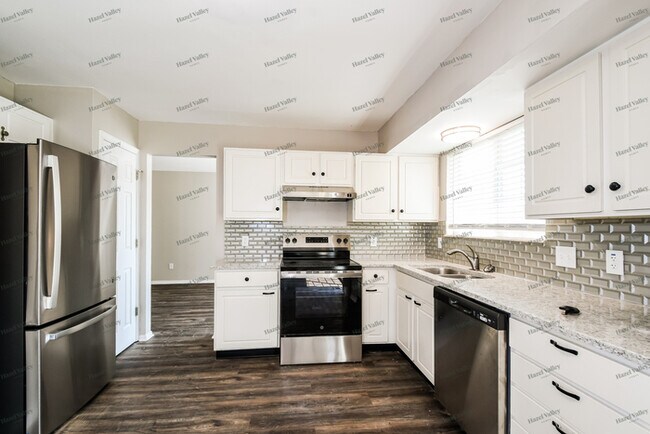 Building Photo - 14423 Williamsburg Manor Dr