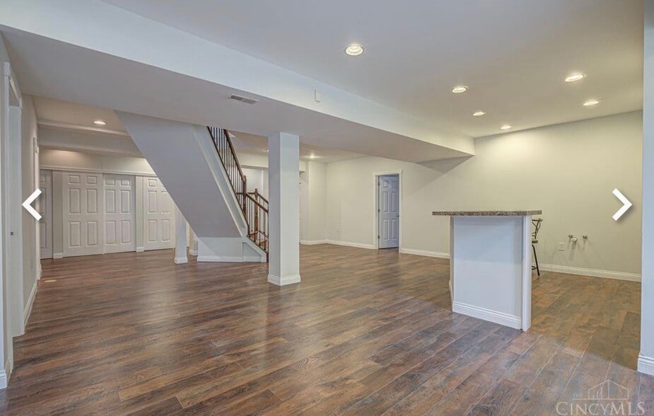 Building Photo - 3323 Devonian Dr