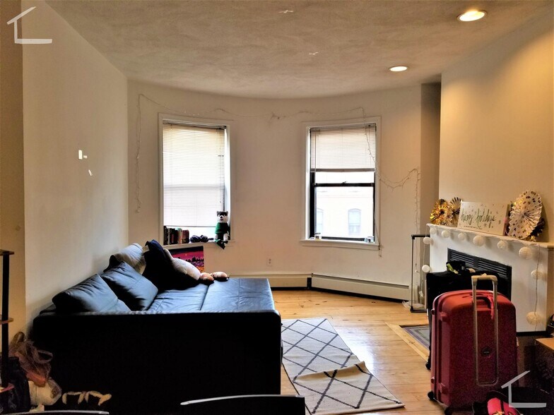 Building Photo - 614 Columbus Ave