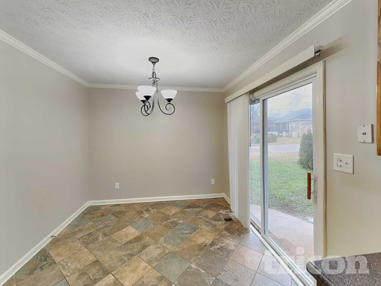 Building Photo - 146 Abbey Rd