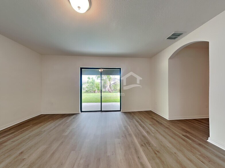 Building Photo - 919 Wynnmere Walk Ave
